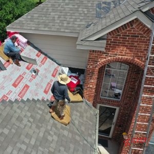 roofer-with-hat-next-to-arch-kilker-roofing-300x300
